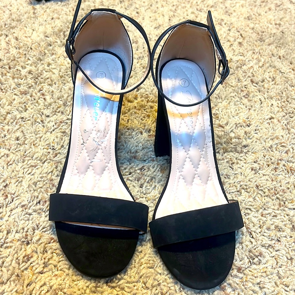 Black wedges Size 7